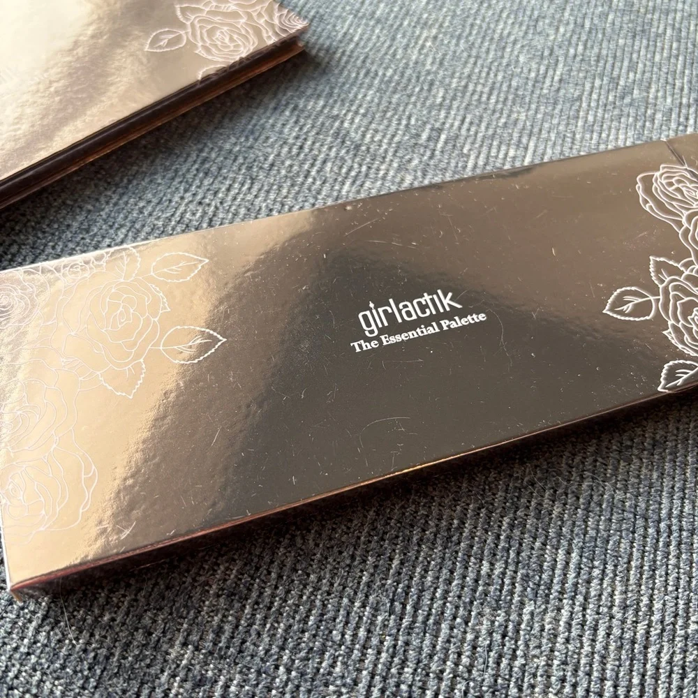 NEW Girlactik The Essential Eyeshadow Palette